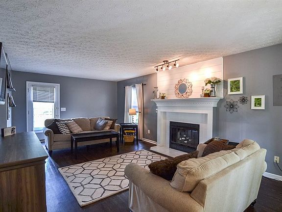 4th image of 6375 Lakearbor Dr
