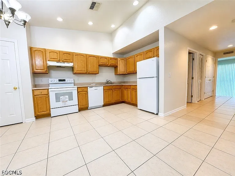 4719 22nd St SW — Photo 3