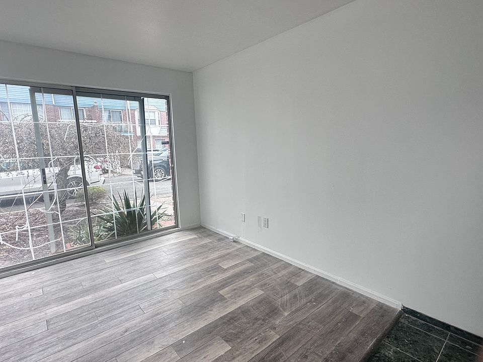 2nd image of 39 Edward Ct Floor 1