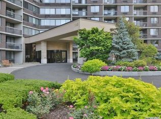 2 Bay Club Dr APT 8W, Flushing, NY 11360