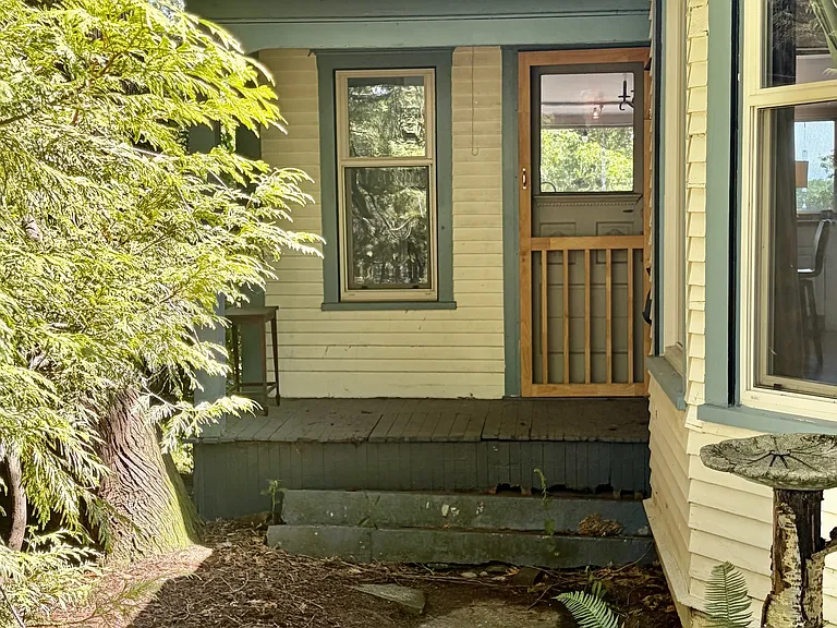 1205 Front St — Photo 2