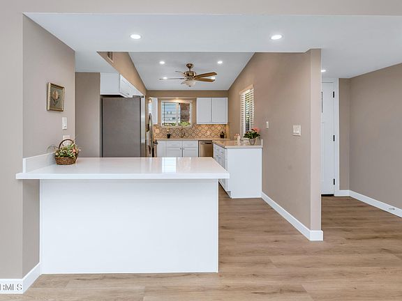 5th image of 10433 W OAKMONT Drive