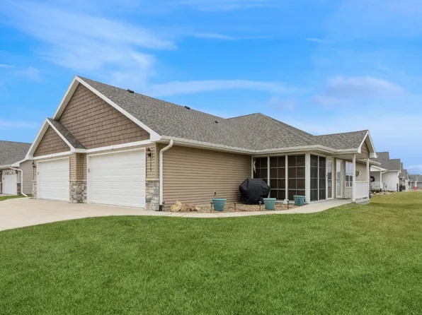 7619 Summerset Ave NE, Cedar Rapids, IA 52402
