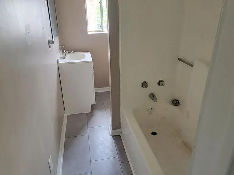 1810 N Chamberlain Ave #6 — Photo 3