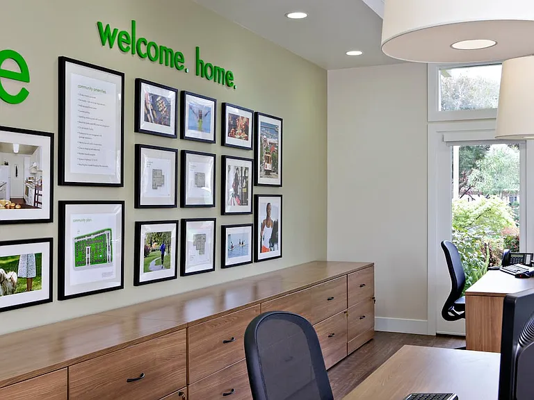 Leasing center