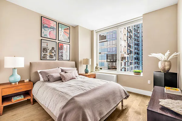 Sold by Sotheby's International Realty | media 23