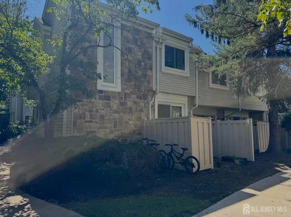 1135 Schmidt Ln, North Brunswick, NJ 08902