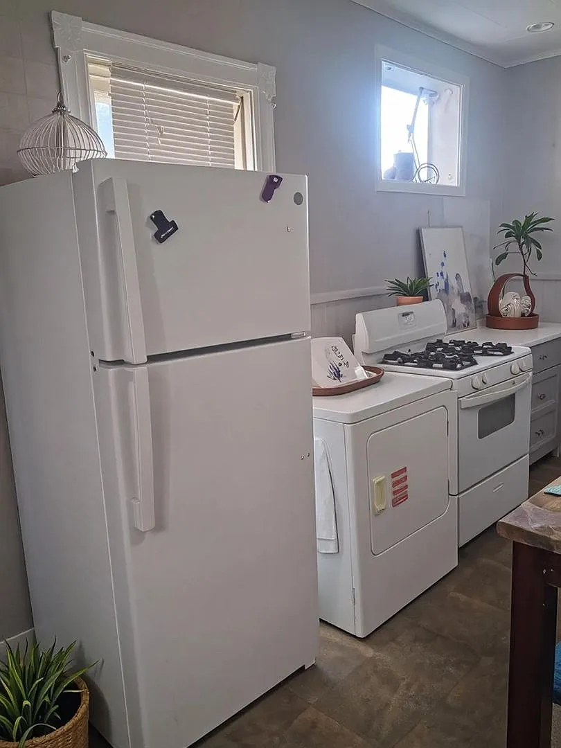 327 Market St — Photo 1