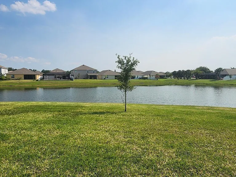 586 Cooper Ct SW — Photo 23