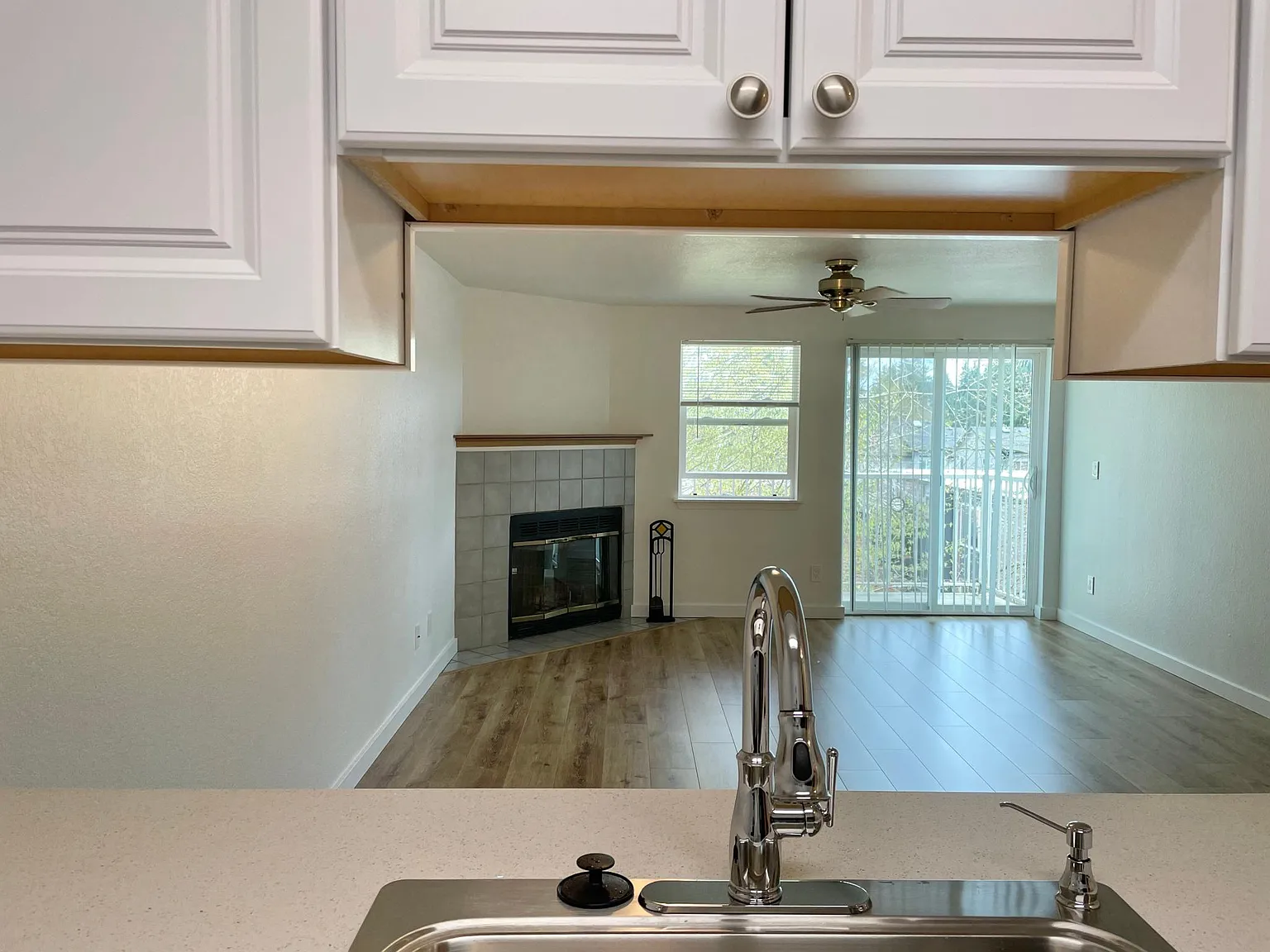 2 bed, 1.5 bath, 850 sqft, $1,700 — Photo 3