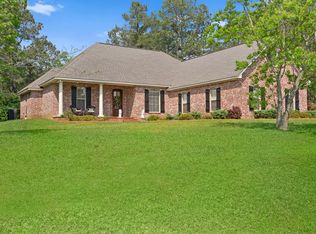 3 Butterfly Ln, Hattiesburg, MS 39402