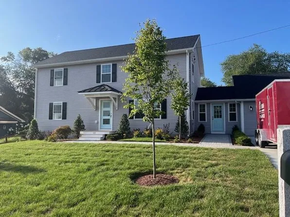 122 Fatima Dr, Bristol, RI 02809
