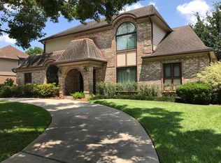 1422 E Brooklake Dr, Houston, TX 77077