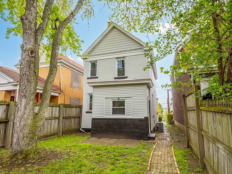 1210 Sylvan Ave — Photo 10