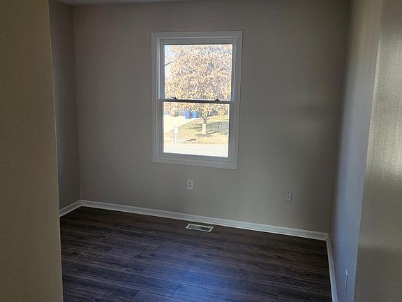 4th image of 33177 W 87th Cir