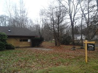 56825 Riga Dr, Three Rivers, MI 49093