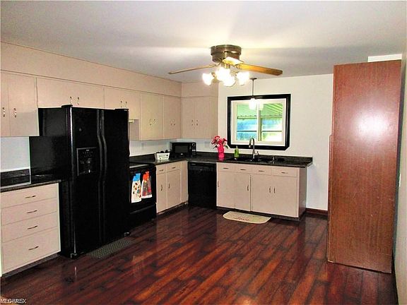 5th image of 1581 Huffman Dr