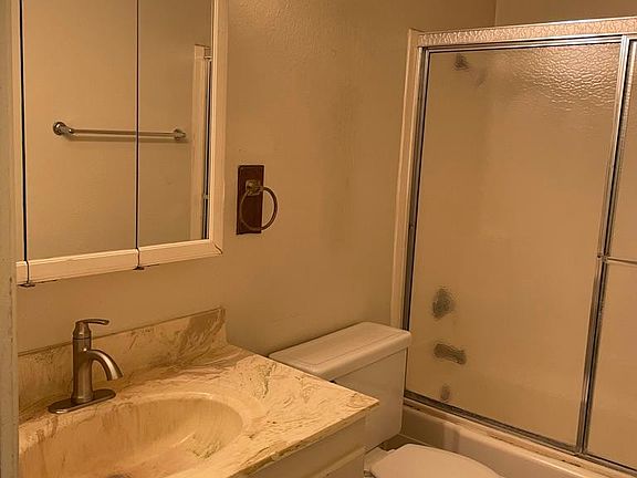4th image of 1758 De Marietta Ave #4