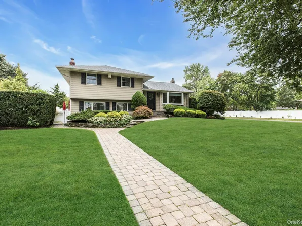 12 Whitebirch Lane, Commack, NY 11725