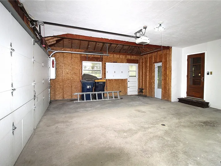 24 Forest Rd — Photo 40