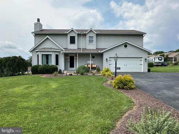 1036 E Springfield Dr, Bellefonte, PA 16823