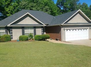 269 Crossgate Dr, Elmore, AL 36025