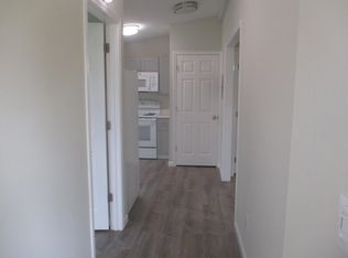 1153 W Hendrickson Rd #B, Sequim, WA 98382