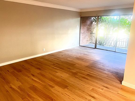 4th image of 506 E Avenue J APT A