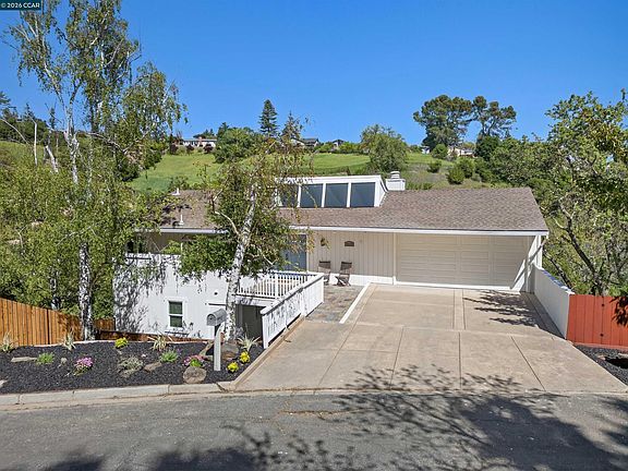 2nd image of 3424 Woodview Dr