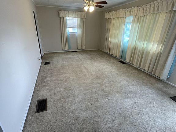 4th image of 1140 Sunnyside Dr