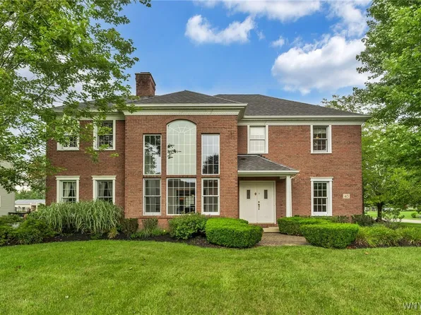 45 Silent Meadow Ln, Orchard Park, NY 14127