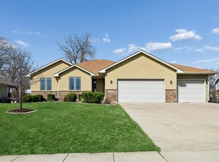 15419 Northview Dr, Urbandale, IA 50323