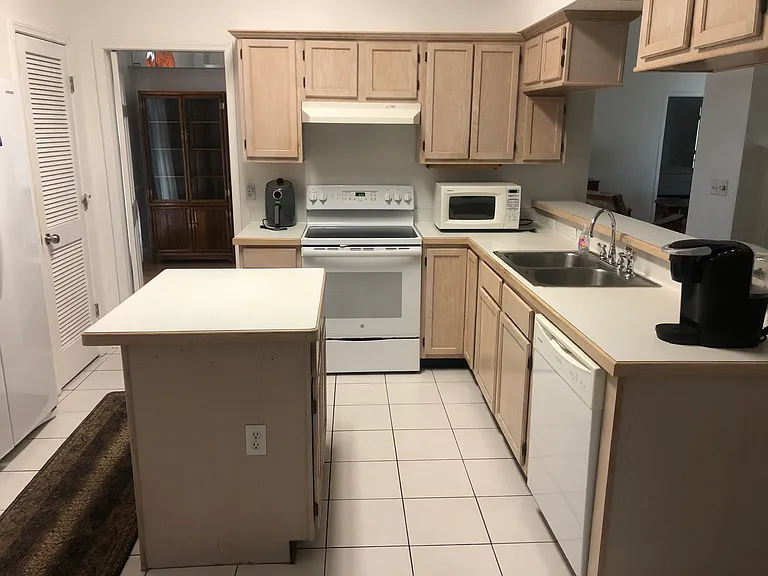 613 Cherry St — Photo 9