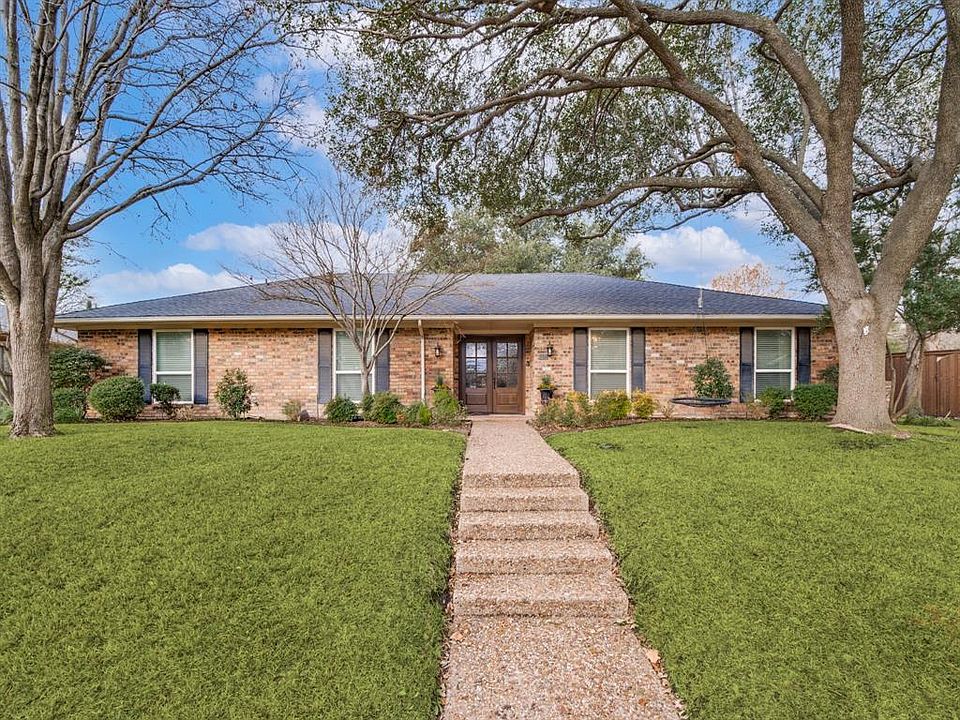 1st image of 2349 Claridge Cir