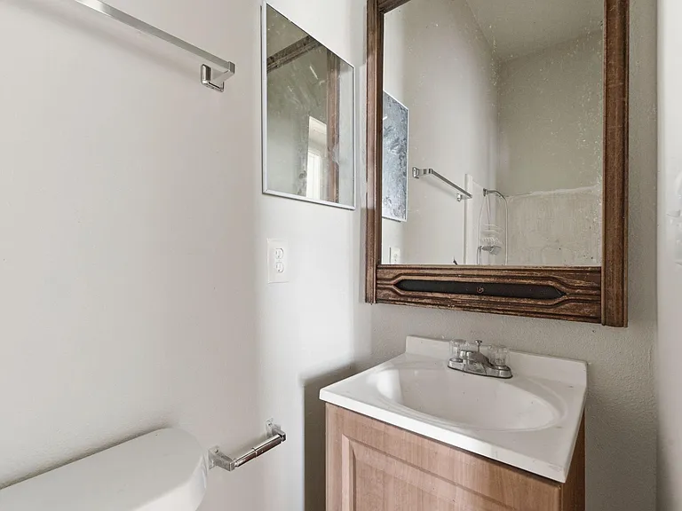 2411 Leffingwell St — Photo 32
