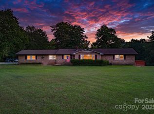 2660 Taylorsville Rd, Lenoir, NC 28645