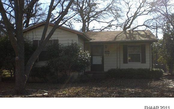 1st image of 208 E Fowler Ave
