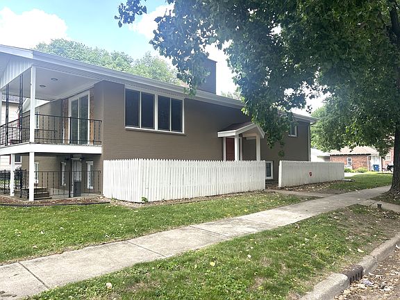 3rd image of 422 E Chapin St