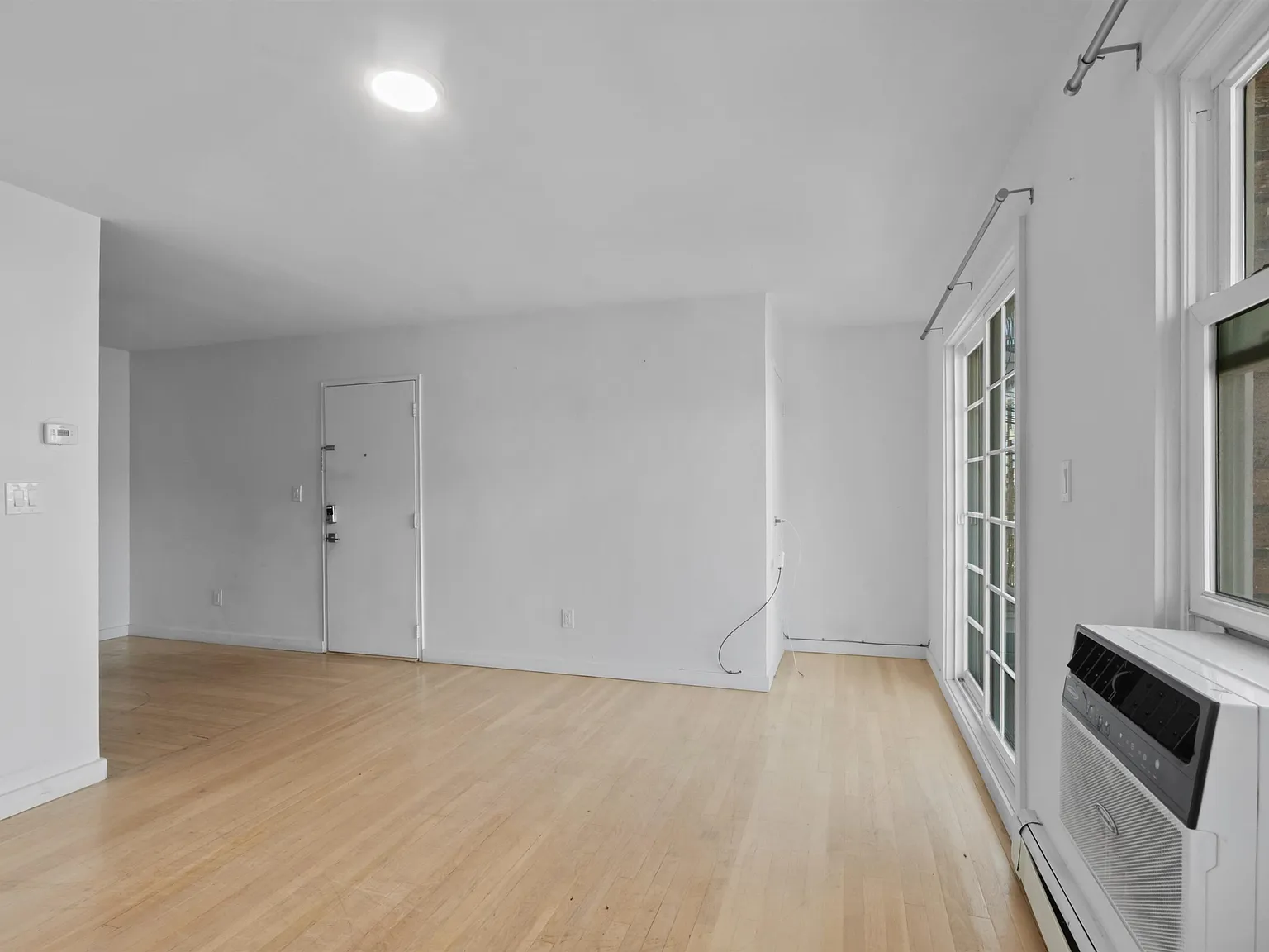 2 bed, 1.0 bath, $2,500 — Photo 4