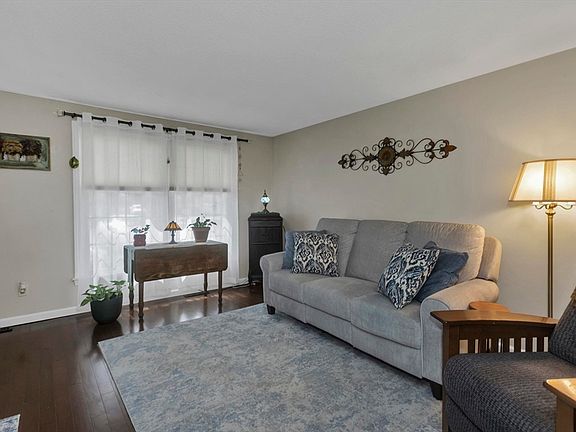 3rd image of 70 Corey Colonial