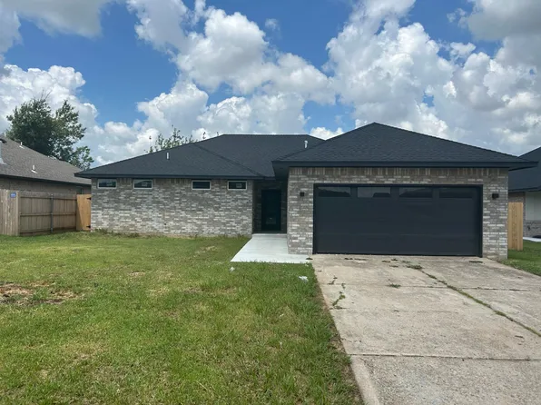 8425 Stonewood Dr, Oklahoma City, OK 73135