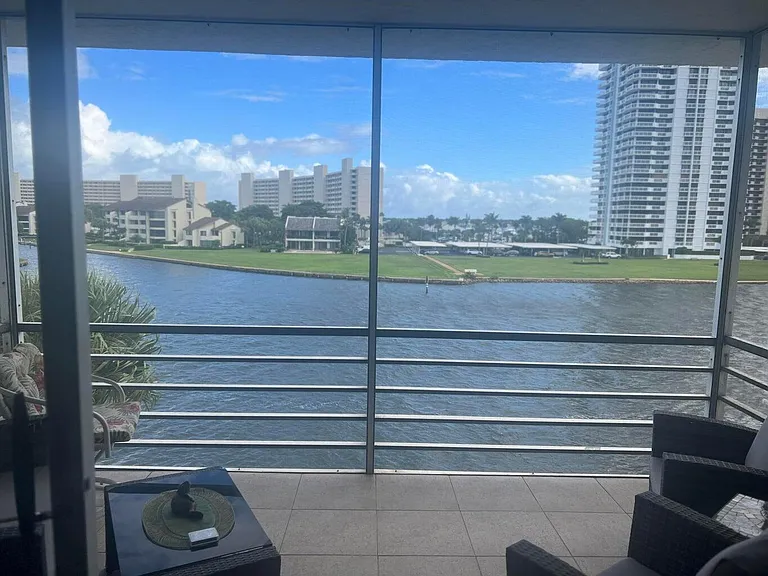 20 Yacht Club Dr #405 — Photo 2