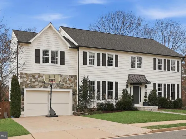370 Holmes Dr NW, Vienna, VA 22180
