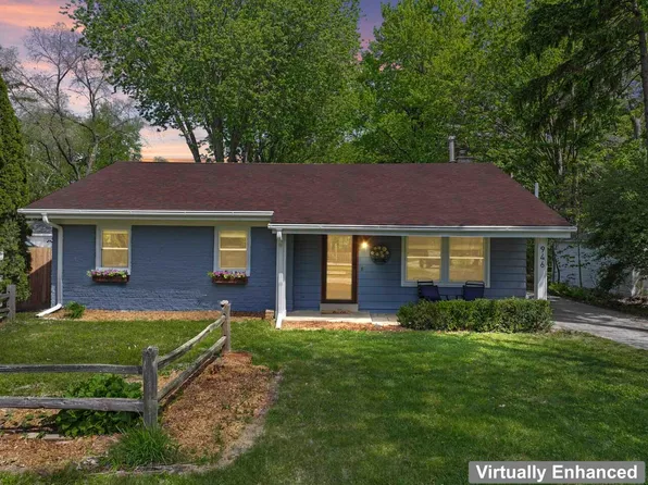 946 W Winchester Rd, Libertyville, IL 60048