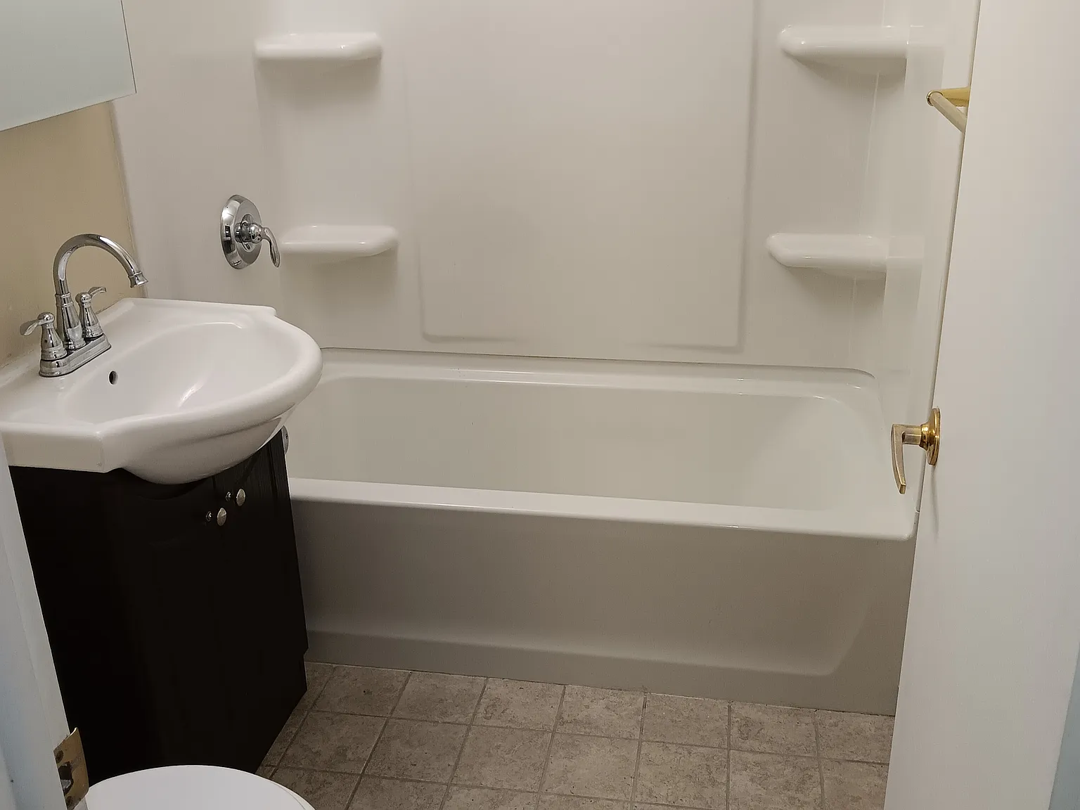 2 bed, 758 sqft, $1,000 — Photo 4
