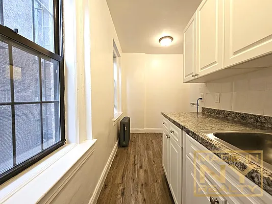 Rented by Made In NY Realty | media 10