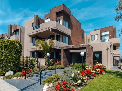 7826 Topanga Canyon Blvd APT 221, Canoga Park, CA, 91304
