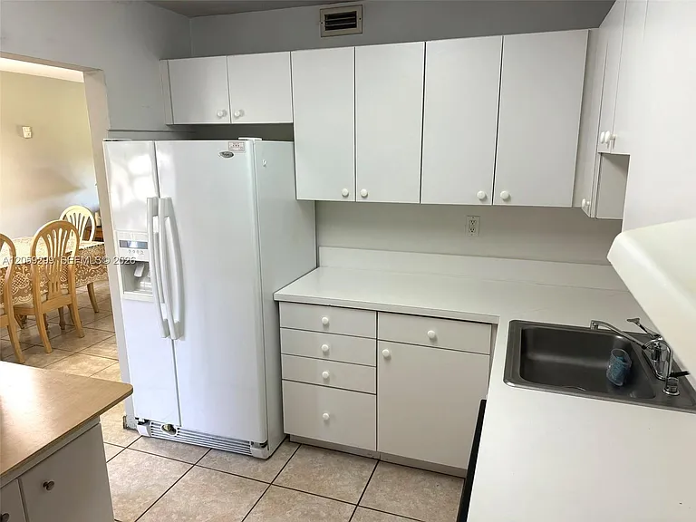7400 Miami Lakes Dr #D206 — Photo 6
