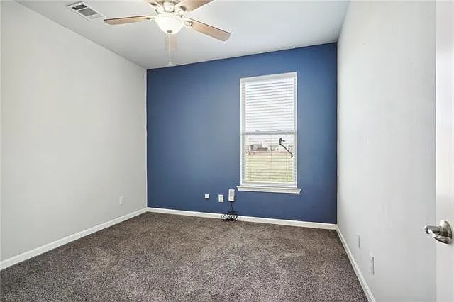824 Lakeshore Village Dr — Photo 12