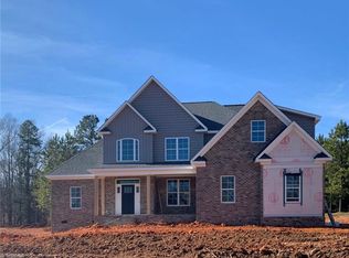 688 Kapstone Xing, Lexington, NC 27295